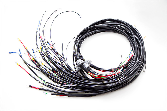 W jaki sposób odbywa się produkcja wiązek kablowych?